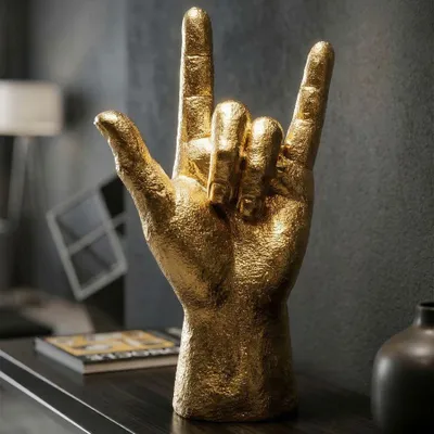 Immagine prodotto di Statuetta a forma di mano in resina dorata cm 14,5x7x23