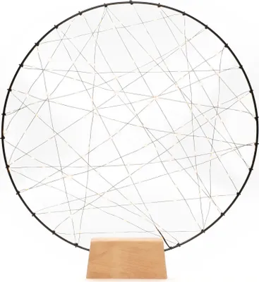 Produktbild von Konstsmide Innendekoration, LED  Ring "Dreamcatcher" aus schwarzen Metal mit Holzfuß , 160 bernsteinfarbene Dioden