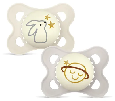Produktbild von MAM Original Night Schnuller im 2er Set, SkinSoft Silikon mit Schnullerhalter, 2-6 Monate, Neutral