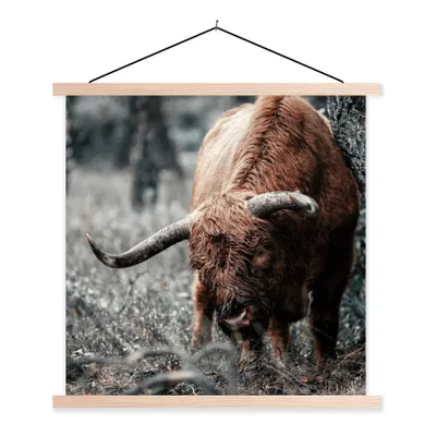Produktbild von MuchoWow® Textilposter Schottischer Highlander - Kuh - Winter 60x60 cm mit holzfarbenen Rahmen - Wanddekoration