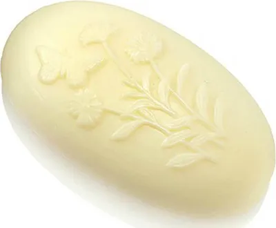 Produktbild von Ovis Schafmilchseife Seife Wiesenduft Relief Oval 10 cm 110g