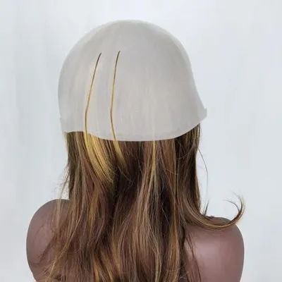Produktbild von Wiederverwendbare Silikon-Haarfärbehaube mit Kreuzöffnungen in Weiß für Strähnchen