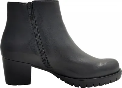 Imagen del producto de Botas negras de la marca Gabor, ideales para uso casual