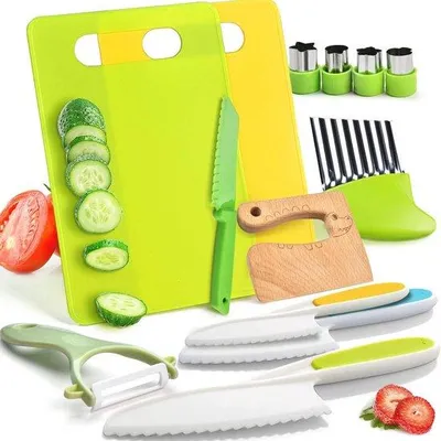 Produktbild von Famanu Kindermesser Set 13-teilig - Sichere Küchengeräte für kleine Köche