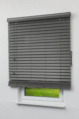 Produktbild von Qualitätsjalousie Holzoptik 50mm in Schiefergrau in den Maßen (B x H) 75cm * 175cm
