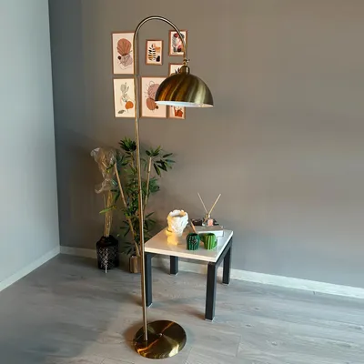 Produktbild von Moderne Stehlampe aus Metall mit E27, Verstellbarer Lampenschirm