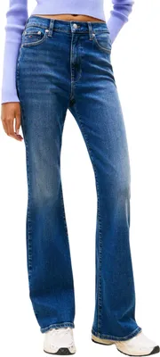 Productafbeelding van Tommy Jeans dames jeans, model Sylvia, flared, blauw (donkere denim), maat 27W/34L