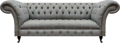 Image de Canapé trois places pour salon, meuble rembourré, canapé Chesterfield, textile