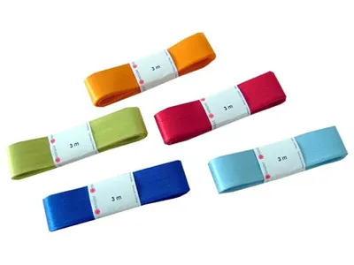 Produktbild von Seidenband Strängchen 25mm bunt
