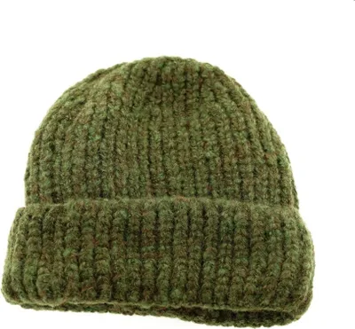 Produktbild von Mütze mit Strickmotiv für Erwachsene und Kinder für kalte Herbst- und Wintertage Grün