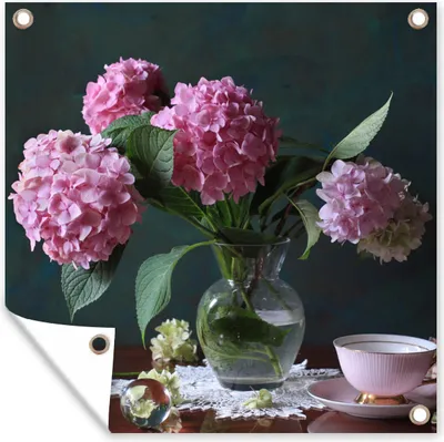 Produktbild von MuchoWow® 100x100 cm Outdoor-Poster Gartendeko Sichtschutz Garten Poster für den Garten  Stilleben Hortensien und Teetasse auf Tisch