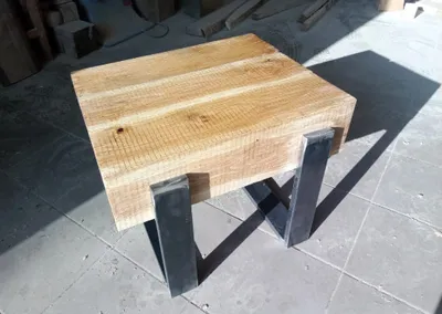 Immagine prodotto di Panca TV ricavata da tre travi in rovere massiccio 80x48cm, panca in legno, seduta, tavolo in rovere con travi, panca con travi, tavolo TV