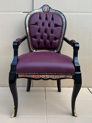 Image de Casa Padrino Baroque Boulle Chaise de salle à manger avec accoudoirs Lilas / Noir / Rouge / Or - Chaise de bureau somptueuse avec similicuir noble - Meubles de salle à manger de style baroque - Meubles Boulle baroque