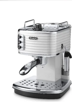 Produktbild von Delonghi ECZ351 BG Traditionelle Espressomaschine, Espressomaschine, Edelstahl, 1100 Watt, 15 Bar, 1,4 l F?llmenge, Tassenw?rmer, Einstellbare Br?htemperatur, Milchaufsch?umer, Abschaltautomatik