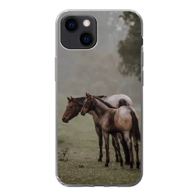 Produktbild von MuchoWow® Handyhülle Schutzhülle Hülle für iPhone 13 mini Pferde - Natur - Nebel Silikon Softcase Handy Hülle - Softcase