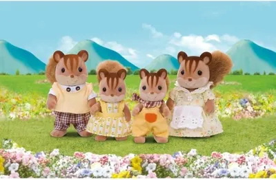 Produktbild von Sylvanian Families Rothörnchen Familie, Miniatur Figuren Set, 4 Stück, Ab 3 Jahren