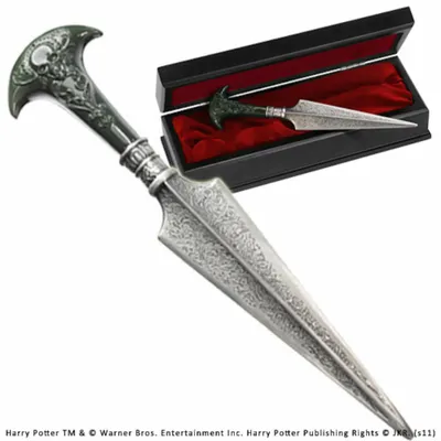 Zdjęcie produktu dla Replika metalowego sztyletu bellatrix lestrange z kolekcji thenoble harry potter