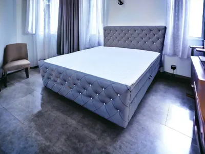 Produktbild von Boxspringbett mit kristallen CARMEN II 140x200 cm Amor Velvet 20 Bett mit zwei Bettkästen und H2 Matratze,Komplett-Set mit Matratze und Topper