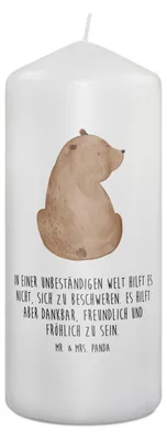 Produktbild von Mr. & Mrs. Panda Kerze Bär Schulterblick 19 x 8 cm - Weiß - Geschenk, Bären, Teddy, Erinnerungslicht, Motivation, Selbstachtung, Weltansicht, Wachskerze, Stumpenkerze