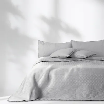 Produktbild von AmeliaHome Graue Tagesdecke mit Pompons 220x240cm