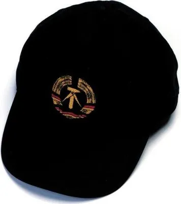 Produktbild von Baseballcap mit Einstickung - Wappen Emblem DDR - 68127 schwarz