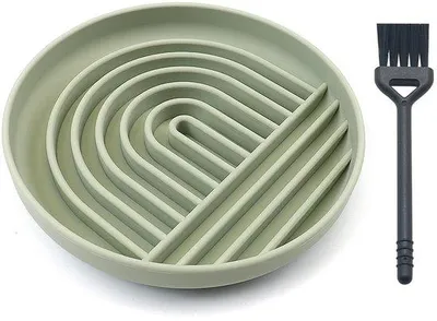 Productafbeelding van Ibenzoa® Antiknuffel-voederbak van voedselveilig siliconen met een functie om het voeren te vertragen, geschikt voor honden en katten, BPA-vrij, met zuignap en reinigingsborstel – Groen