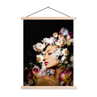 Produktbild von MuchoWow® Textilposter Frauen - Blumen - Rosen - Porträt 60x80 cm mit holzfarbenen Rahmen - Wandbild