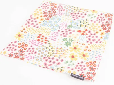 Produktbild von Kissenhülle Mini Blumen weiß bunt von SCHÖNER LEBEN. Größe 50x50cm (HxB) 50x50cm (HxB) Größe