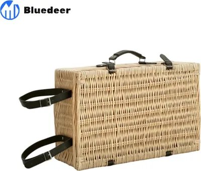 Produktbild von Outsunny Picknickkorb aus Weidenholz Picknickkoffer für 4 Personen mit Isoliert Kühlfach Picknickdecke Besteck Set – Picknick Set Komplettset für Camping Strand Weihnachten Naturholz