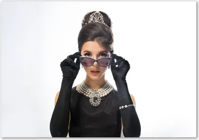Produktbild von Tulup® Glas-Bild - 100 x 70 - Wandbild aus Glas - Wandkunst - Wandbild hinter gehärtetem Sicherheitsglas - Menschen - Frau mit Brille - Schwarz
