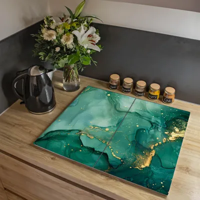 Produktbild von banjado Herdabdeckplatte zweiteilig je 30x52cm groß mit Gummi Abstandshalter, ESG Sicherheitsglas mit Motiv Grüner Marmor mit Gold 1 [HAP2 13601]