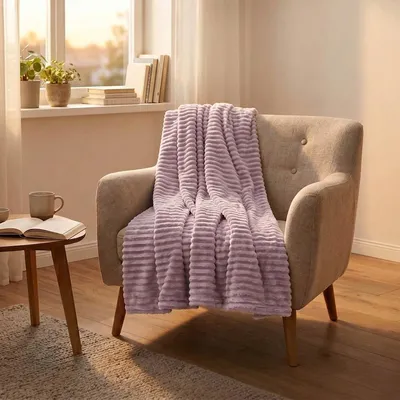 Produktbild von Kuscheldecke Plüsch Breitcord Lila 150x200 cm – Weich & Modern