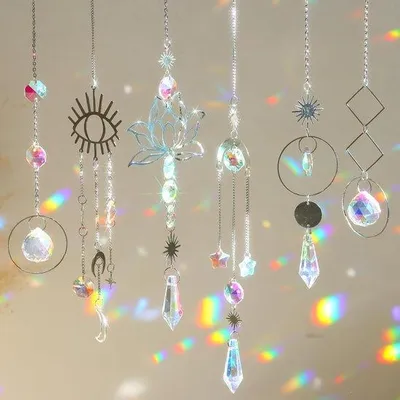 Produktbild von Famanu Sonnenfänger Kristall Windspiel - 6 bunte Kristallhänger