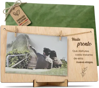 Obrázok produktu pre Drevený rám na fotografie s klipmi, určený na fotografie formátu 10x15 cm, na zavesenie