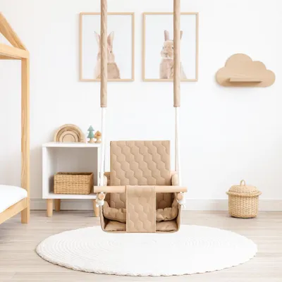 Image de Balançoire pour bébé avec ceinture de sécurité, pour intérieur et extérieur | Fabriquée à la main dans l’UE, beige, déperlante et facile à nettoyer