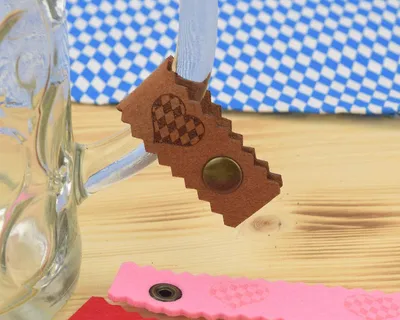 Produktbild von Henkelband 'Rautenherz' - Farbe wählbar - 1 Stück - Maß Maßkrugband