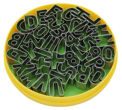 Produktbild von Dekor Ausstecher im Satz Buchstaben und Zahlen