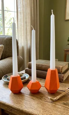 Produktbild von Evila Originals, Hochwertiges Kerzenständer-Set (6 Teile), Orange und Weiß, 100% Paraffinwachs | Große Kerze: 11 x 7 cm, Mittlere: 8 x 7 cm, Kleine: 5 x 7 cm | Elegantes, unbeduftetes Design für jeden Raum.