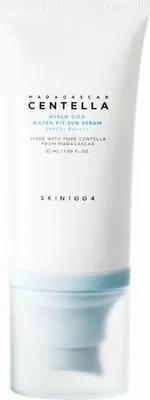 Produktbild von SKIN1004 - Madagascar Centella Hyalu-Cica Water-Fit Sun Serum SPF50+ PA++++ - Hydratační SPF krém - 50 ml