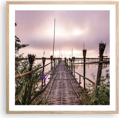 Produktbild von Gerahmtes Poster - Rahmen in heller Eiche - Brücke See Fackel - 60x60 cm - Wand Bild - Wanddeko - Wandbilder - Kunstposter - Wandposter - Bilderrahmen - Bilder - Kunstdruck - P2NAC60x60-4627