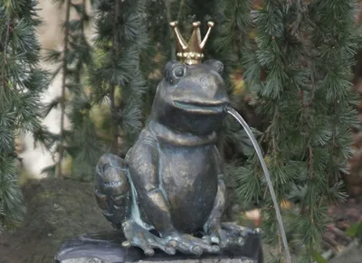Produktbild von Bronzefigur Wasserspeier Froschkönig Teodor 23cm Rottenecker Bronze Frosch