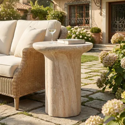 Produktbild von Moderner Beistelltisch Travertin-Optik – MgO Gartenhocker & Couchtisch – Wetterfest, UV-Beständig & Leicht – Rundes Stein-Design für Garten, Balkon, Pool & Wohnzimmer – Montagefrei