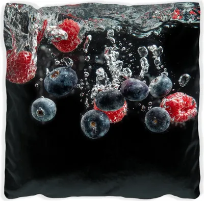 Produktbild von Wallario Premium Kissen, weiche Oberfläche, mit Motiv Waldfrüchte im Wasser, Größe: 40 x 40 cm, mit weißer Rückseite