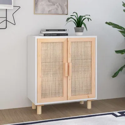 Obrázok produktu pre Komoda s rozmermi 60 x 30 x 70 cm, vyrobená z masívneho smrekového dreva a ratanu – úložná skrinka s 2 dvierkami a zámkom