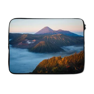 Produktbild von MuchoWow® Laptop Hülle 14 ZollVulkan - Natur - Nebel Laptoptasche - Laptoptasche - Stoßsicher - Schutzhaube