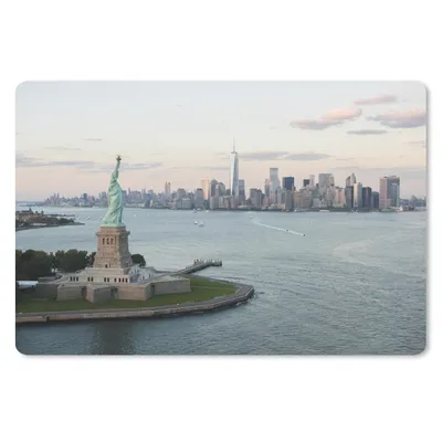 Produktbild von MuchoWow® Schreibtischunterlage New York - Freiheitsstatue - Amerika 60x40 cm - XXL Mauspad - Großes Mauspad