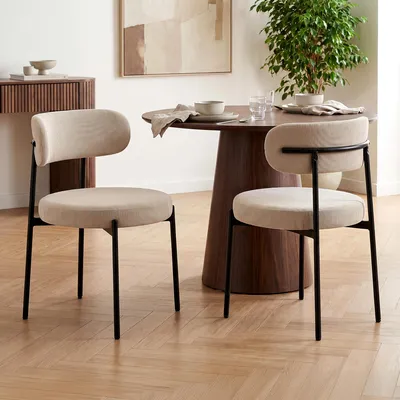 Produktbild von Set aus 2 gepolsterten IRIS-Stühlen in beigefarbenem Cord mit schwarzen Metallbeinen