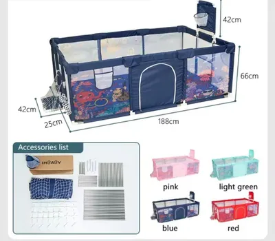 Productafbeelding van Baby speelplaats, uniseks ontwerp, veilig stoffen materiaal, blauwe deur met twee voetballen, geen cadeaustuk