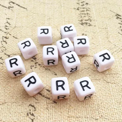Image de Perles pour lettres, 30 pièces, 6x6 mm, blanc avec noir, carré, lettre R