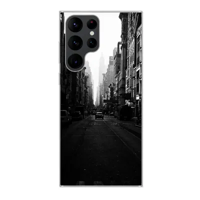 Produktbild von MuchoWow® Handyhülle Schutzhülle Hülle für Samsung Galaxy S22 Ultra Autofahrt durch eine ruhige Straße in New York in schwarz-weiß Silikon Softcase Handy Hülle - Abbildung